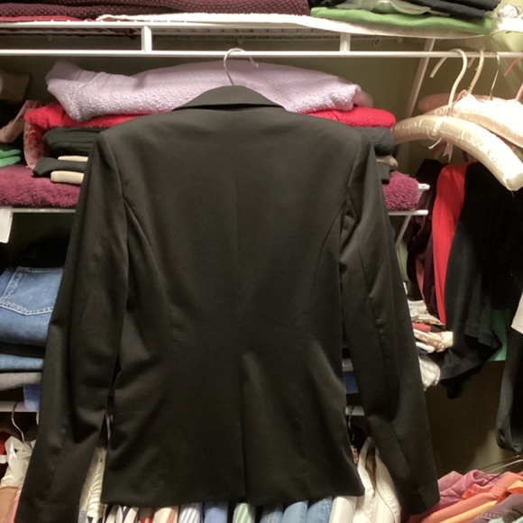 EUC H&M Black Blazer Size 6 - Picture 2 of 8